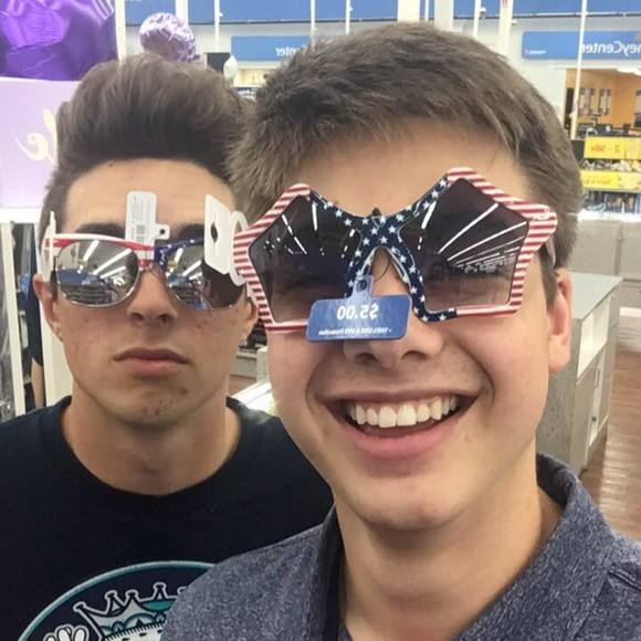 Meet your Posher, Kyle - Picture 1 of 1